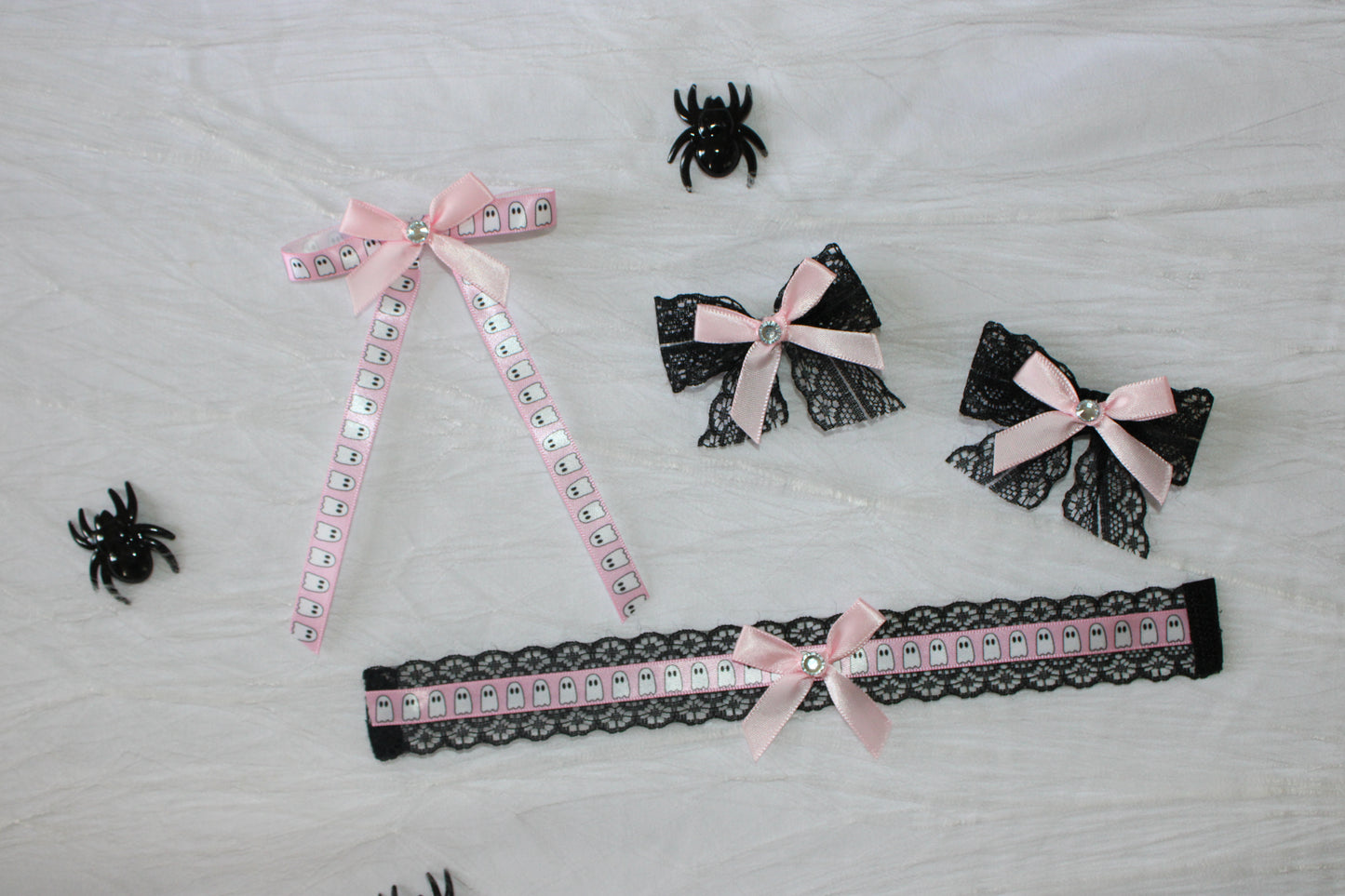 Bootiful choker