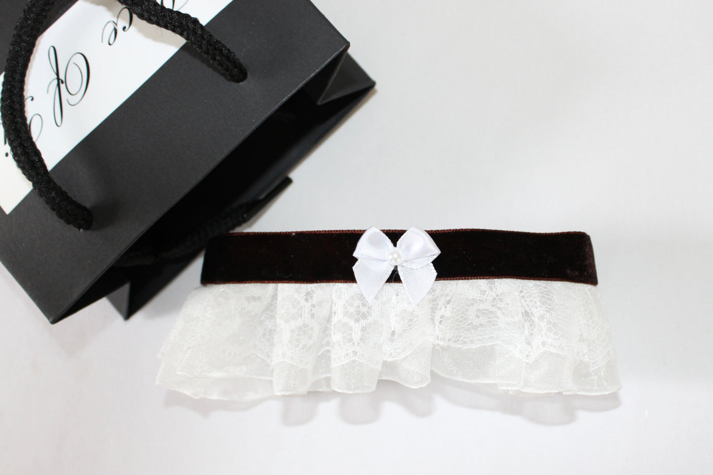 Luxe latte choker