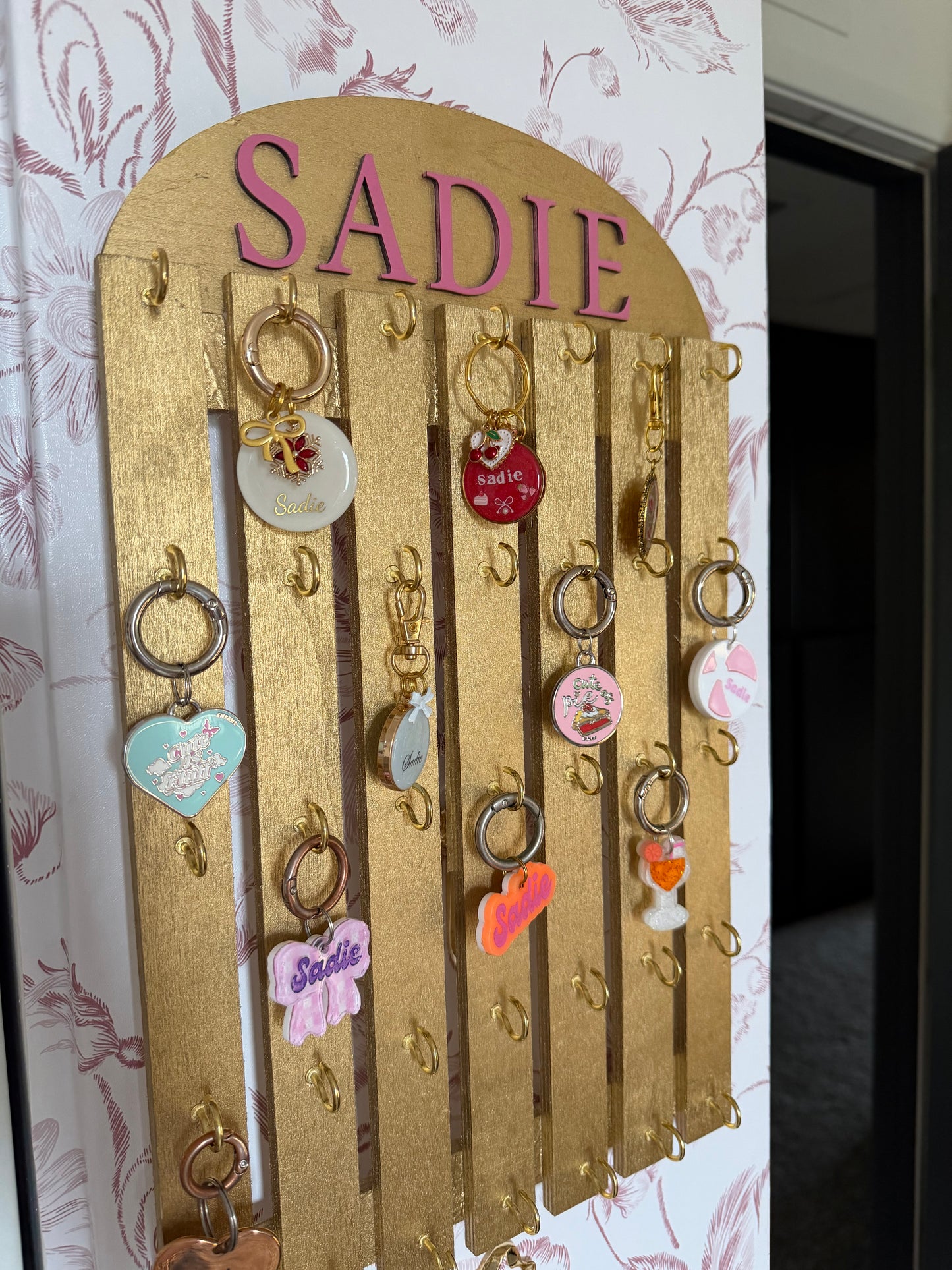 Gossip Tag holder