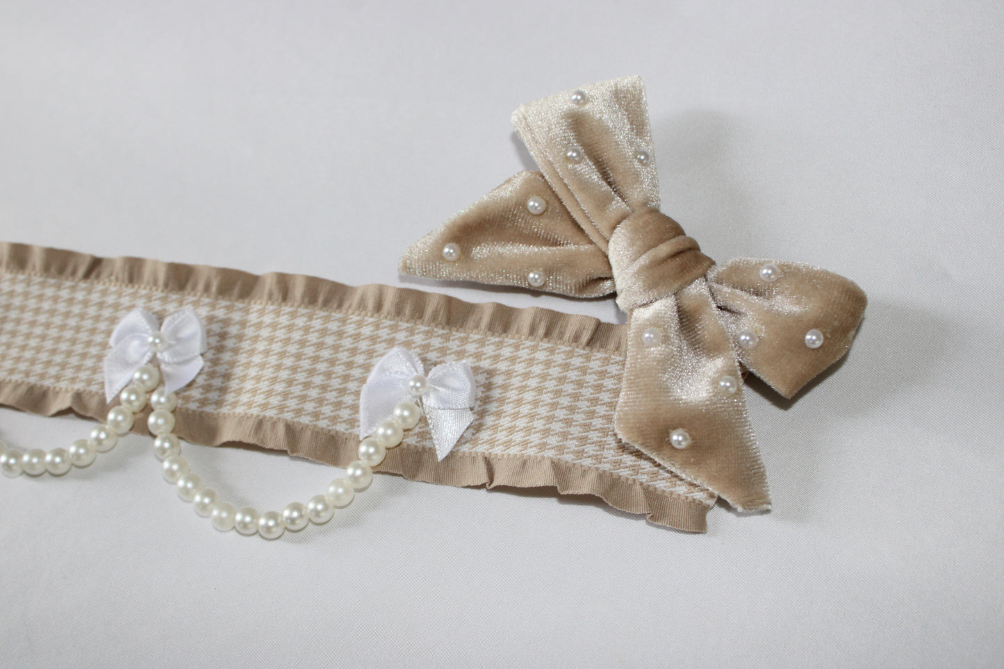 Tan gossip choker