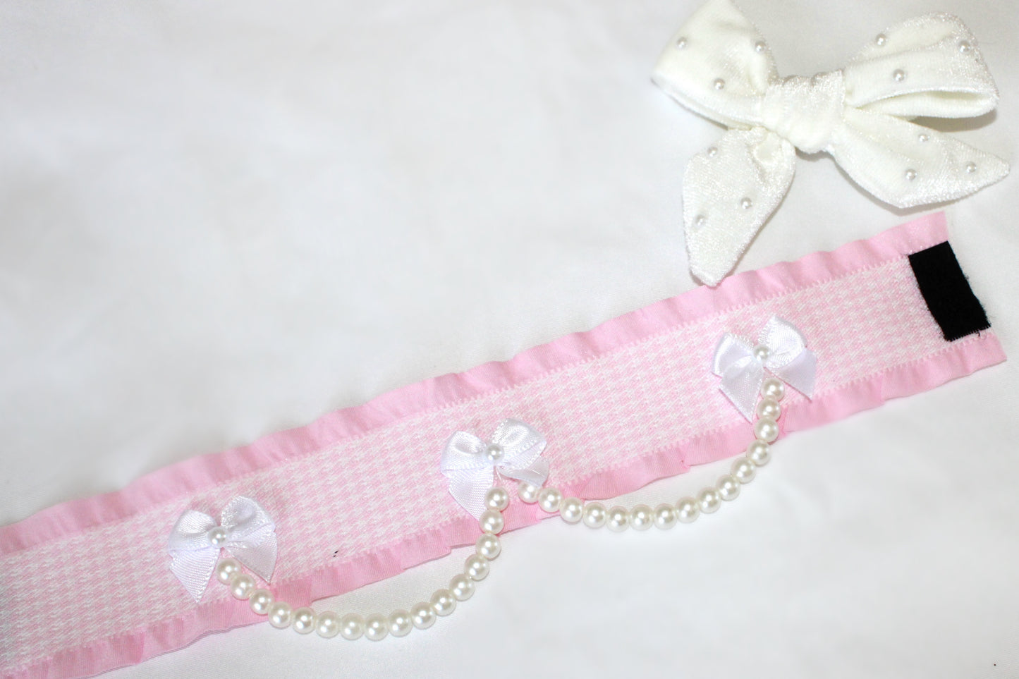 Pink gossip choker