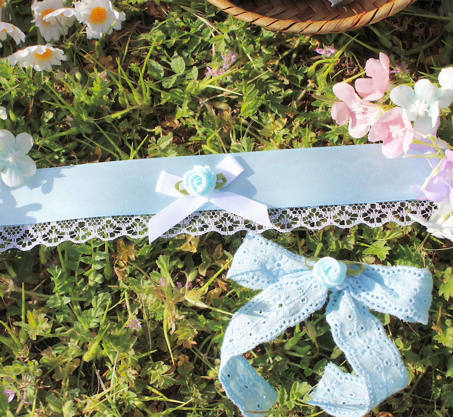 Cloudy skies choker