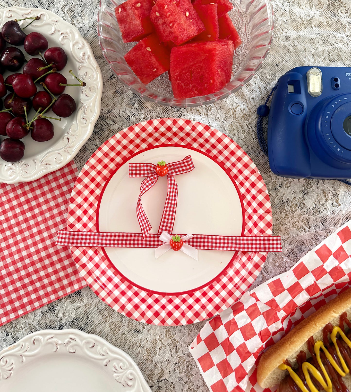 Summer berry choker
