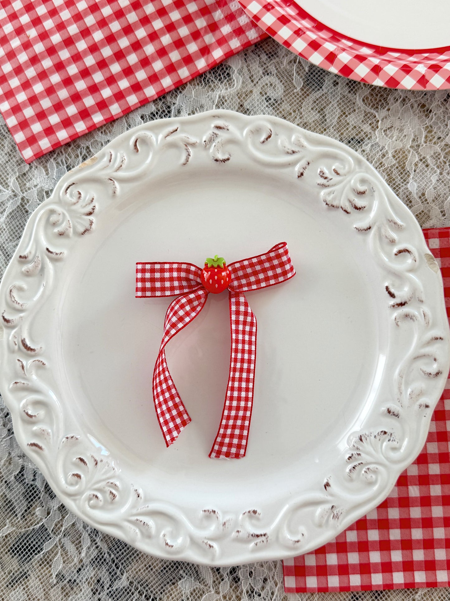 Summer berry bow