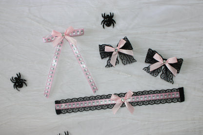 Bootiful choker