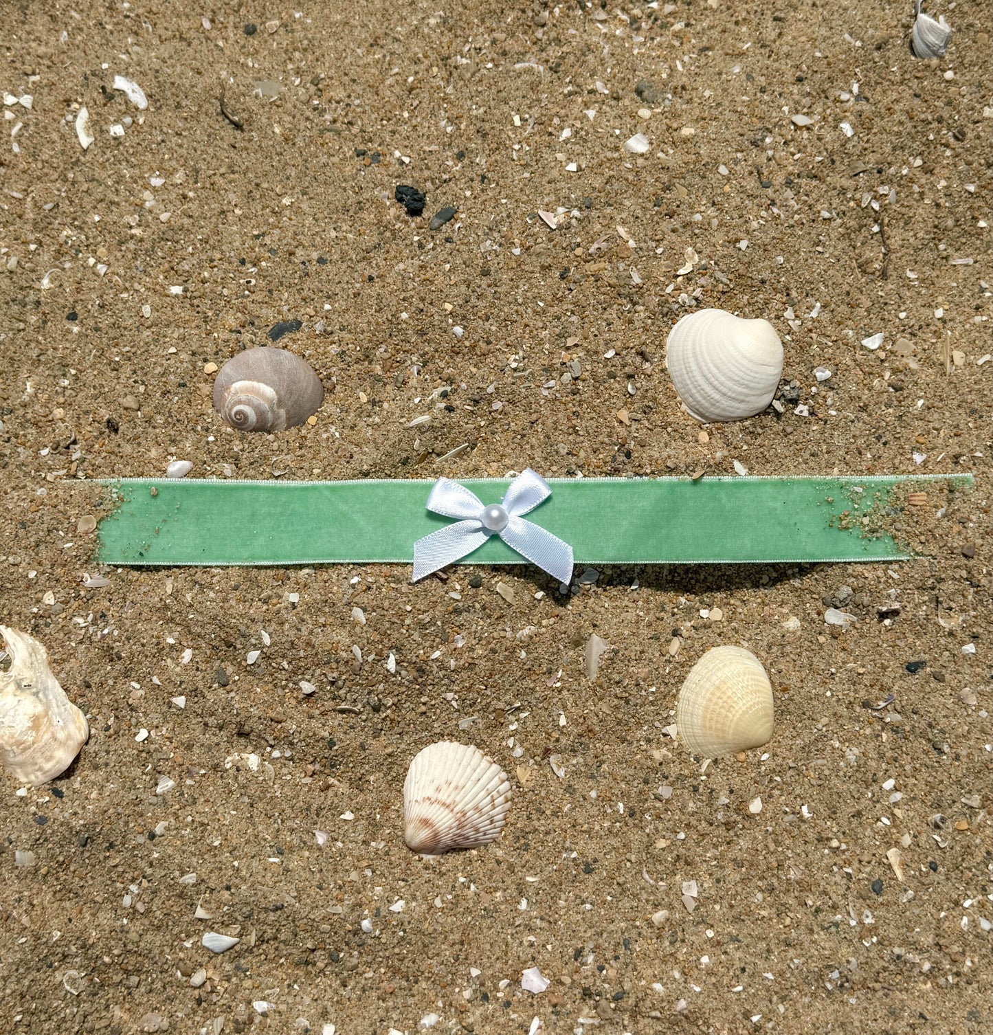 Sea-foam pearl choker