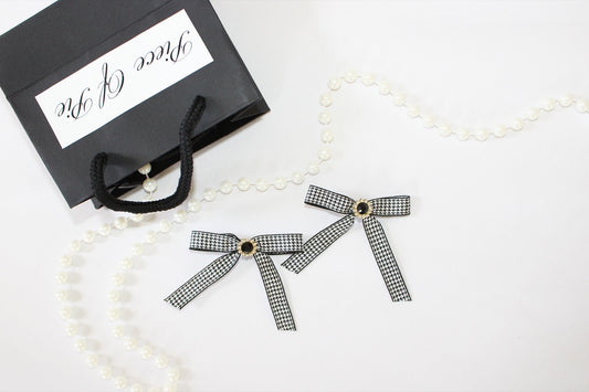 Fashion week twin bows
