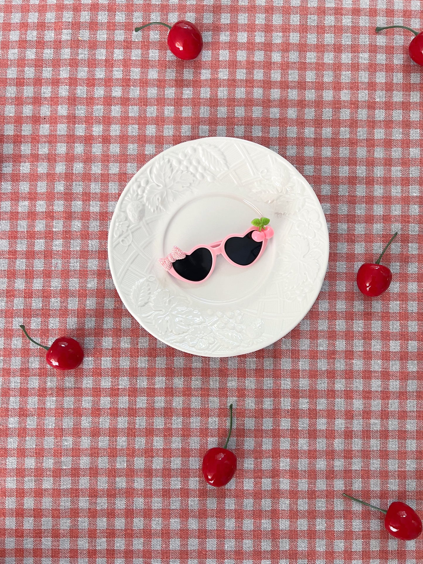 The pink cherry sugar sunglasses