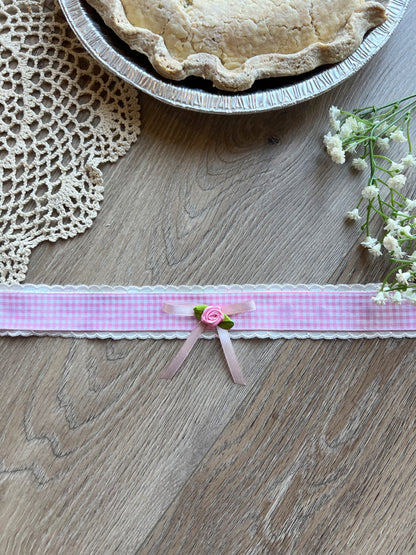 The pink crust choker