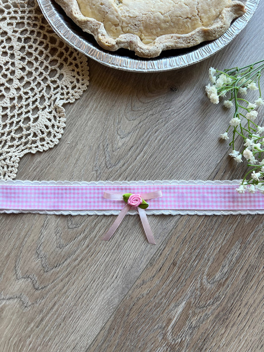 The pink crust choker