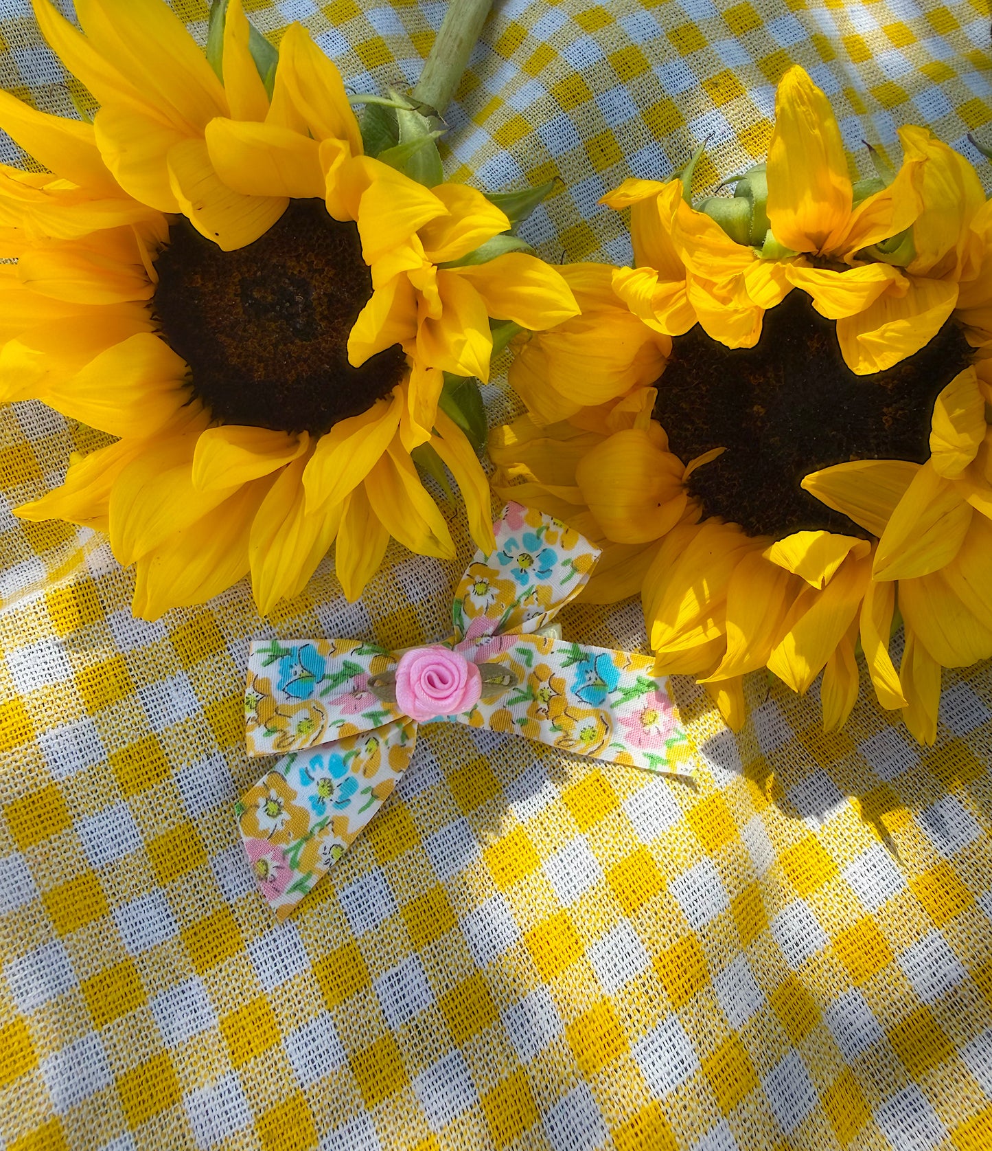 Uh-huh-honey floral bow