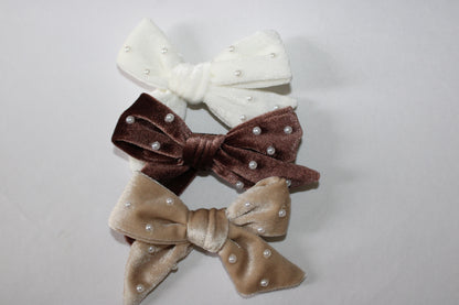 XOXO bow