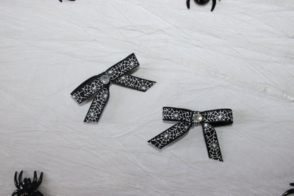The widow twin bows