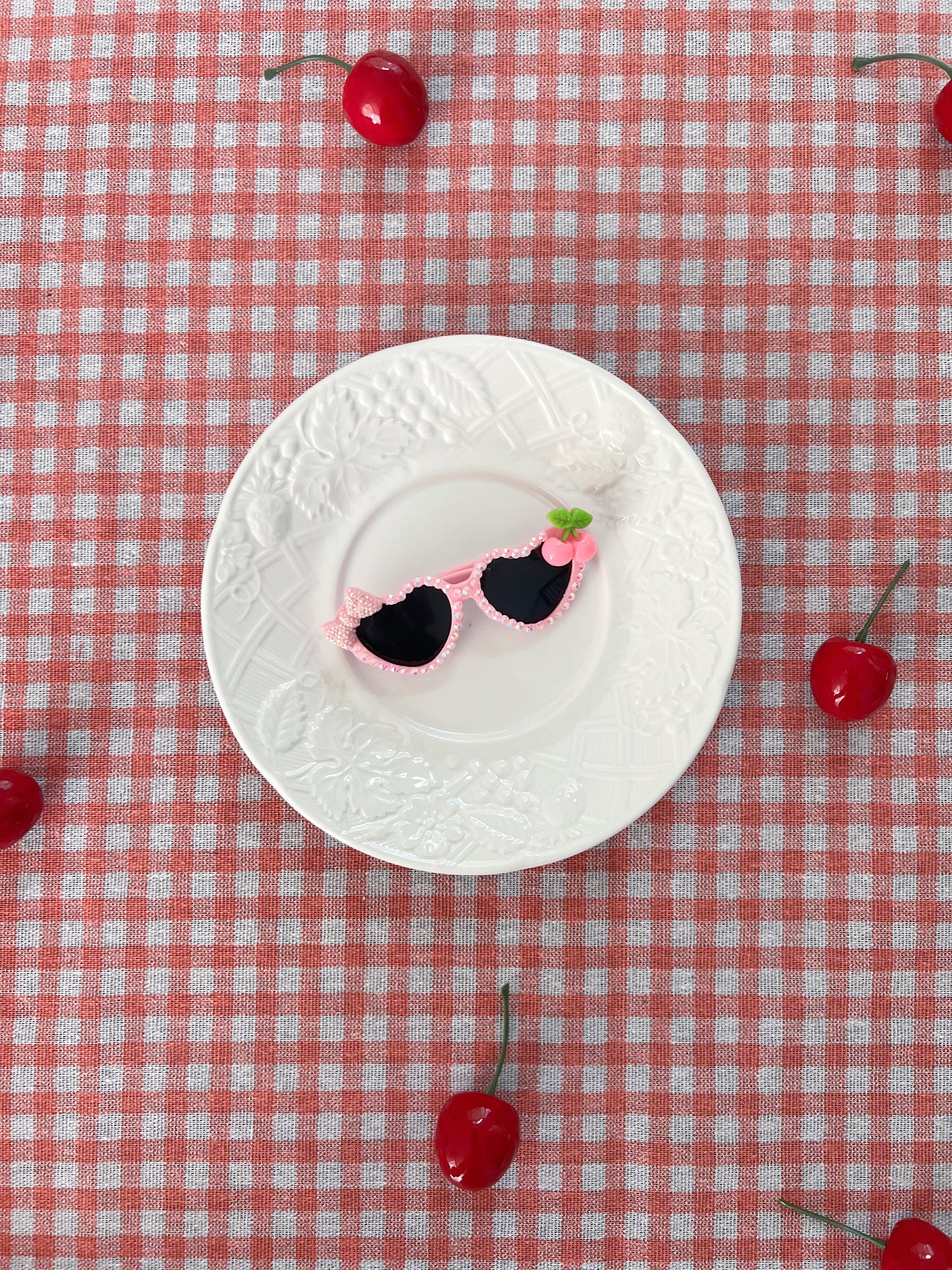 The pink cherry sugar sunglasses