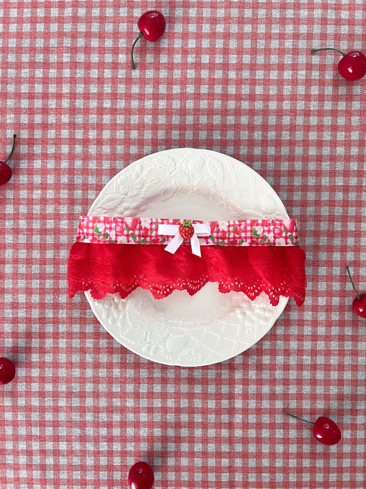 The strawberry fields choker