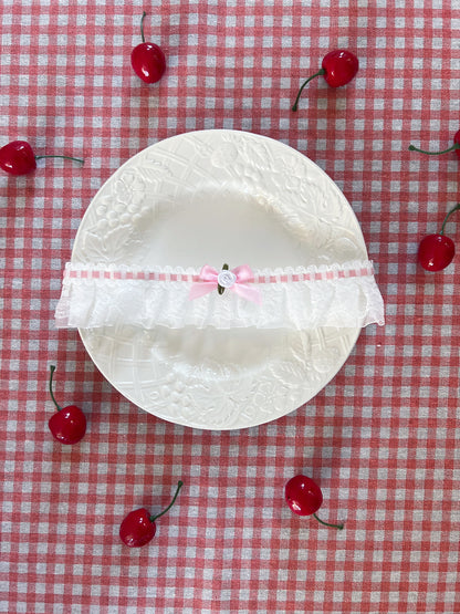 The Pin-Up Petal Choker
