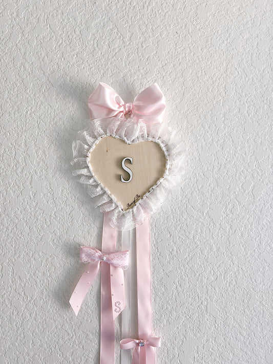 The wooden Ruffle Heart Bow Holder